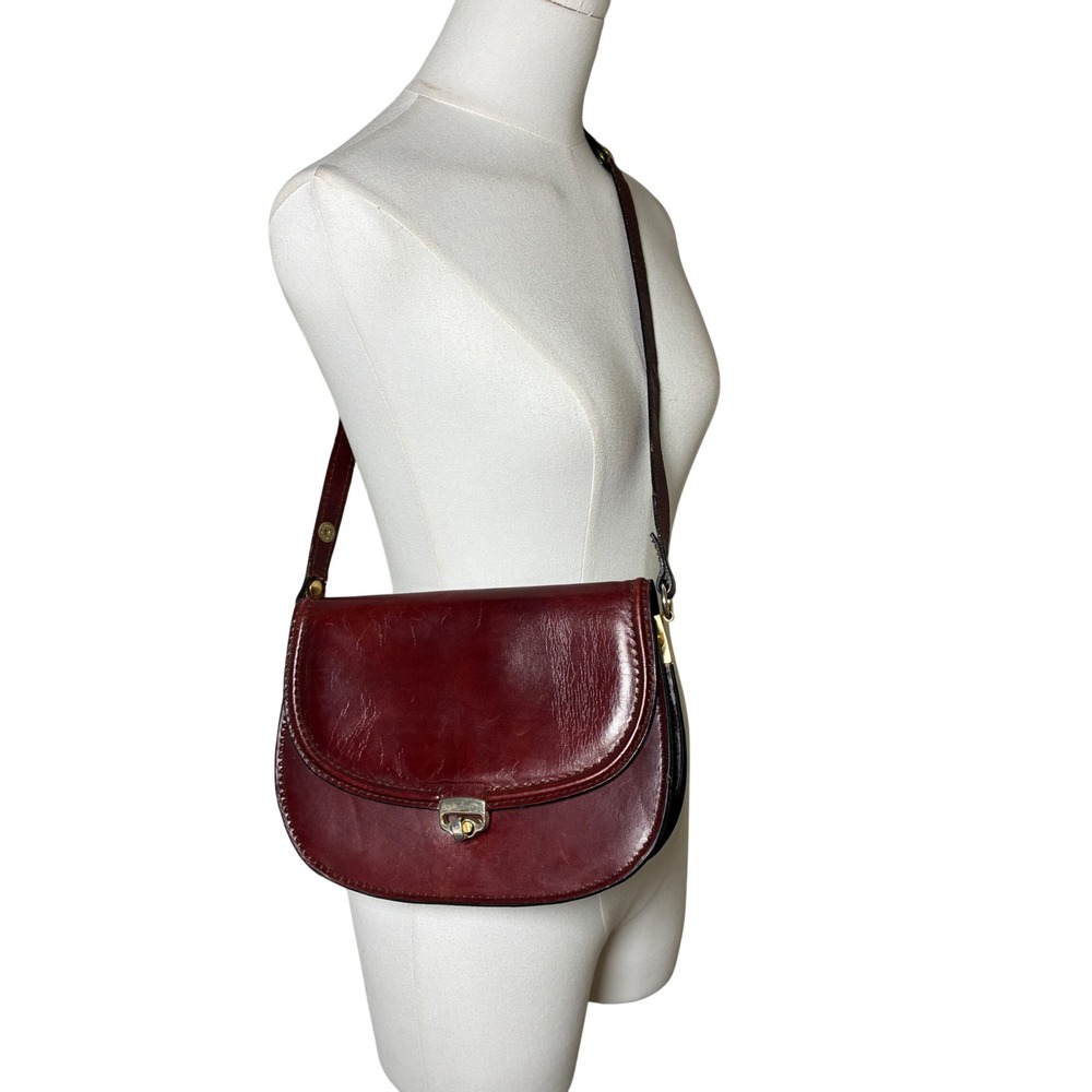 Maca Oxblood Leather Saddle Bag Crossbody Turn Lock Made in Italy Vintage